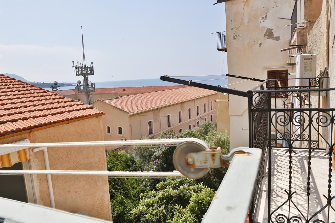 Palazzo Melnis Bed & Breakfast Cefalu Bagian luar foto